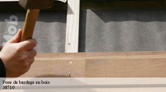 Faites confiance à un professionnel pour la pose de bardage en bois Lavars : Duculty Rénovation