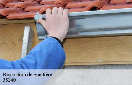 Engagez un couvreur pour réparation de gouttière Beaucroissant fiable chez Duculty Rénovation