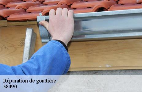 Engagez un couvreur pour réparation de gouttière Le Passage fiable chez Duculty Rénovation